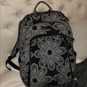 VERA BRADLY BACK PACK BEAUTY😍